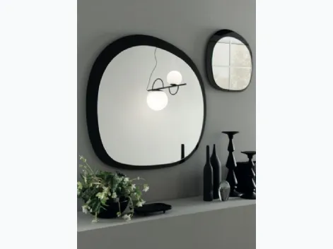 Specchio sagomato Fill composto da due vetri sovrapposti di Capodarte