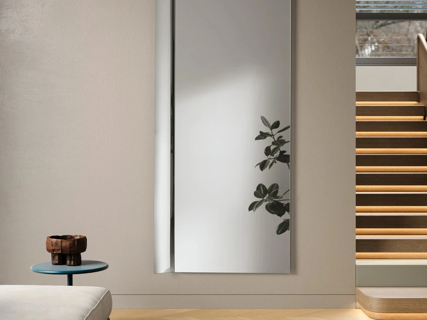 Specchio rettangolare con inserto laterale curvo Helmut di Ikone Casa