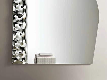 Specchio Lock con inserto in vetro mosso di Capodarte