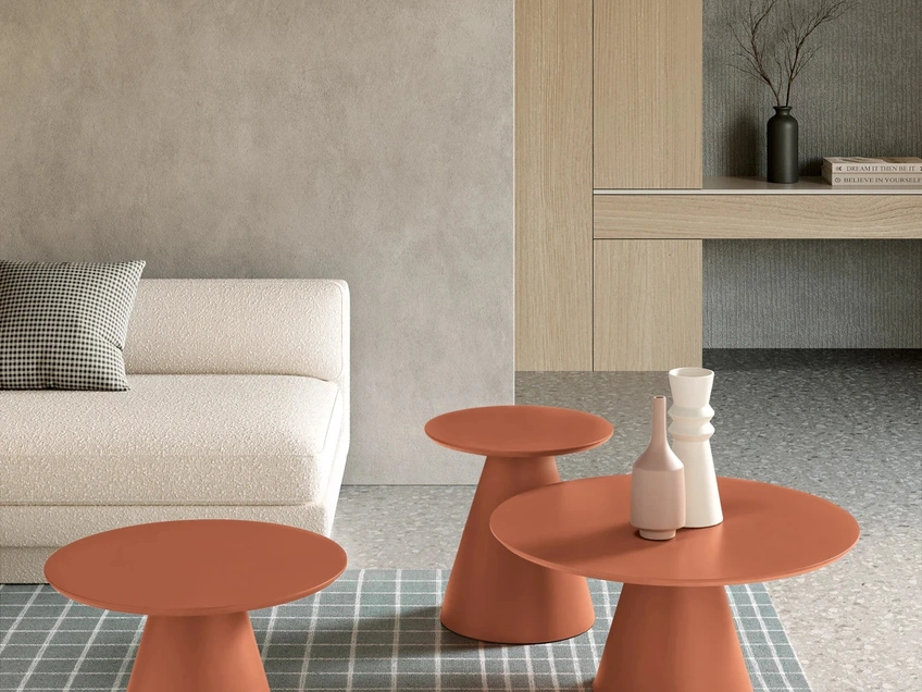 Tavolino Triade con piano in MDF e struttura in metallo verniciato di Ikone Casa