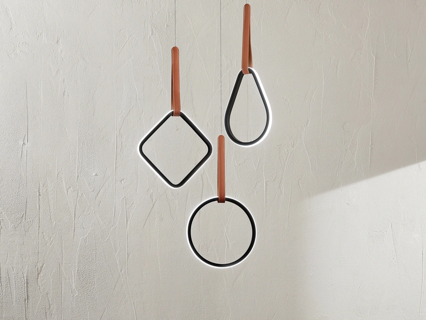 Lampada a sospensione in metallo ed ecopelle Regoli di Ondaluce