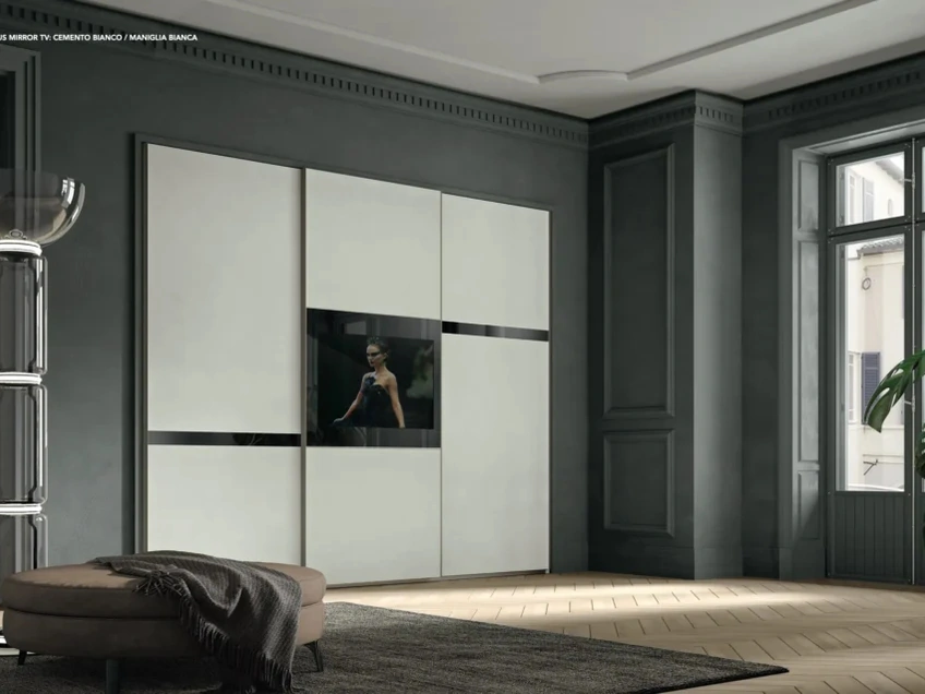 Armadio con ante scorrevoli Chorus Mirror TV di Artigianmobili