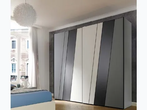 Armadio di design ad ante scorrevoli con tagli geometrici trasversali MC201 Ray di Moretti Compact