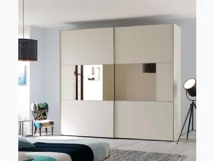 Armadio con ante scorrevoli in laminato quarzo e specchio in tonalità bronzo NC210 Slider Zone C di Moretti Compact