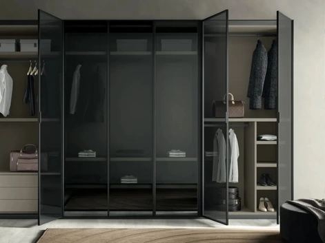 Armadio con anta battente in vetro Schik di Artigianmobili