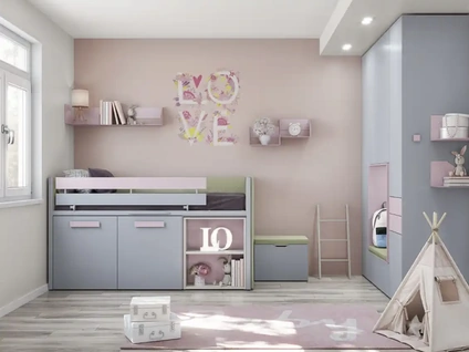 Cameretta salvaspazio Room 04 con cestoni e scrivania estraibili di Bloom