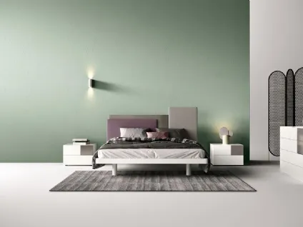 Letto matrimoniale E02 Mondrian Pad e Alfa con testiera asimmetrica rivestita in tessuto di Mercantini