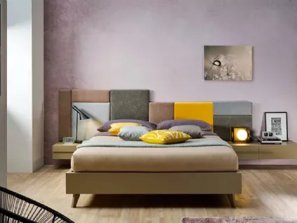 Letto in tessuto con testiera imbottita asimmetrica SC223 di Moretti Compact