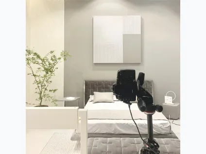 Letto con testiera in velluto grigio con lavorazione trapuntata Muzzle di Max Divani