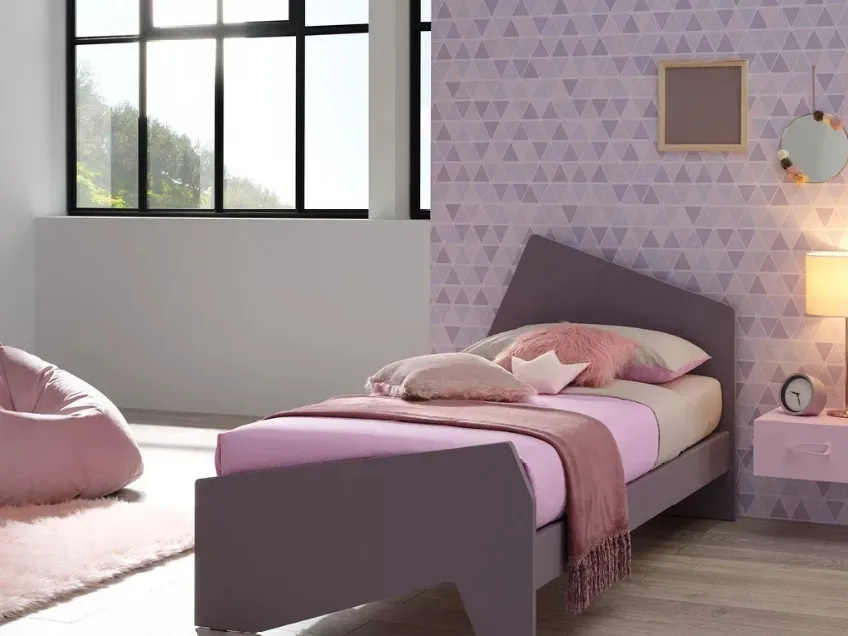 Letto singolo con testiera e pediera asimmetriche in laccato Mora SC110 di Moretti Compact