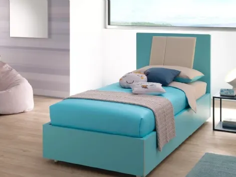Letto con testiera SC115 in laccato Cielo con testiera Plane Ray con inserto in ecopelle di Moretti Compact
