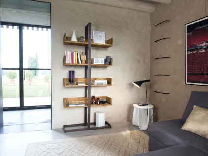 Libreria con struttura in metallo e piani in legno Libra di Nature Design