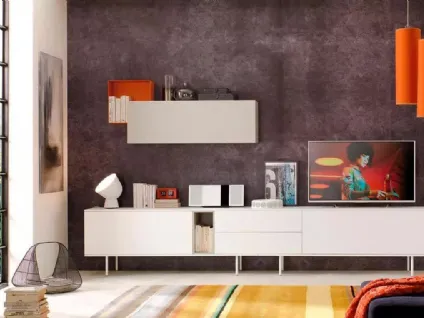 Parete attrezzata con wallbox a giorno e basamento in metallo laccato opaco LV106 di Moretti Compact