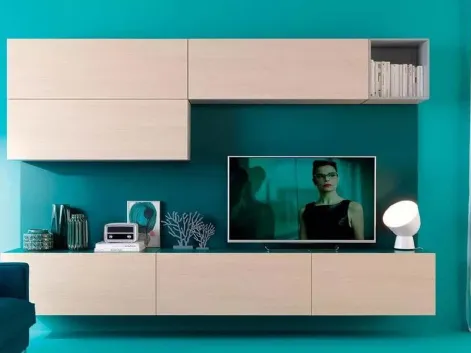 Parete attrezzata su boiserie color pavone, lineare ed essenziale LV118 di Moretti Compact