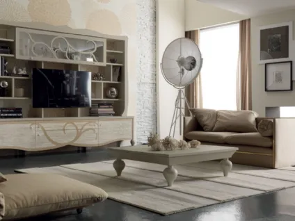 Parete attrezzata con gambe tornite e dai volumi curvi ripresi dalla decorazione di Cantiero