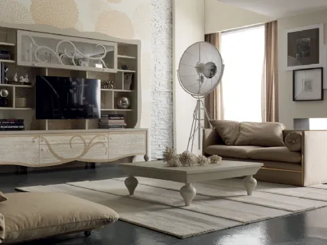 Parete attrezzata con gambe tornite e dai volumi curvi ripresi dalla decorazione di Cantiero