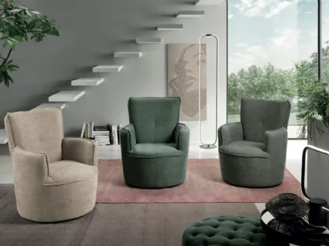 Poltroncina in tessuto con schienale e braccioli arrotondati Archie di Capodarte