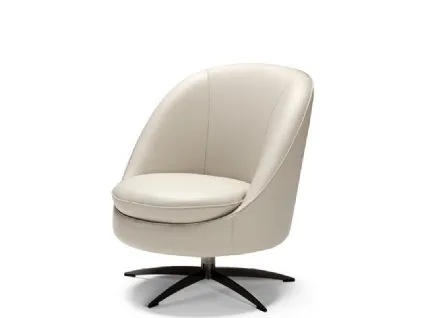 Poltroncina in pelle con cuscino imbottito su base girevole a cinque razze Yuma Max Divani