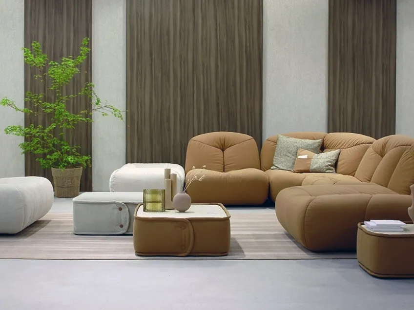 Divano angolare con penisola dalla forma tondeggiante in pelle idrorepellente Chicca di Max Divani