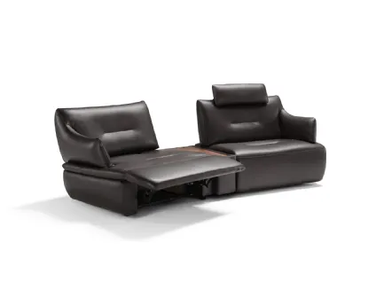 Divano Relax in pelle con spalliera e pediera dotate di meccanismo recliner Speciale di Max Divani