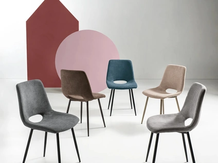 Sedia Dias in tessuto imbottito di Ikone Casa