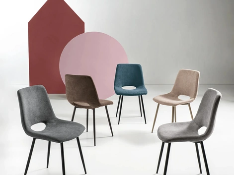 Sedia Dias in tessuto imbottito di Ikone Casa