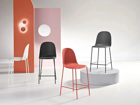 Sgabello Fox in polipropilene di Ikone Casa