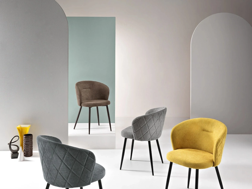 Sedia Rumble in tessuto imbottito di Ikone Casa