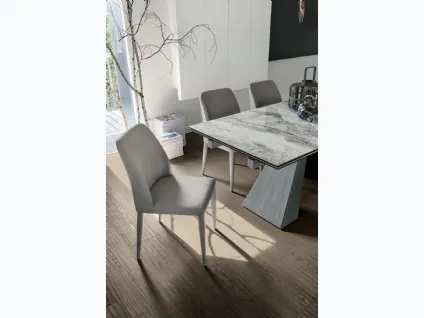 Sedia Vienna interamente rivestita in morbido tessuto Soft Touch Vintage di Target Point