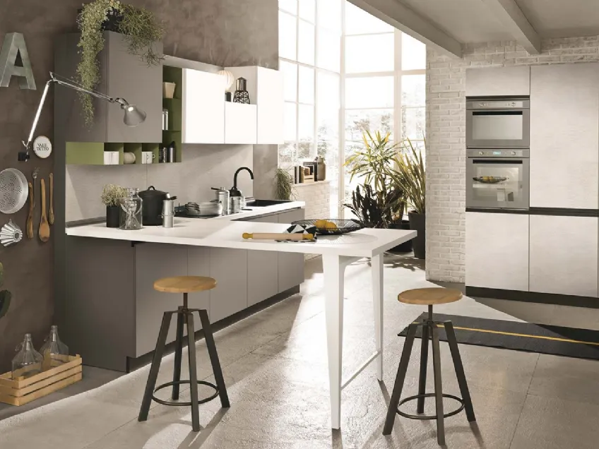 Cucina Moderne Concept laccato Bianco e Grigio scuro con finitura Arenite matt di Moretti Cucine