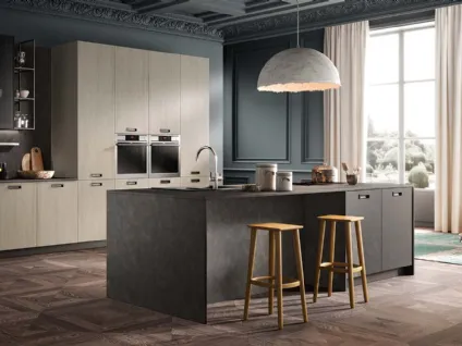 Cucina Moderne Easy finitura Olmo e Smokey Matt con isola di Moretti Cucine