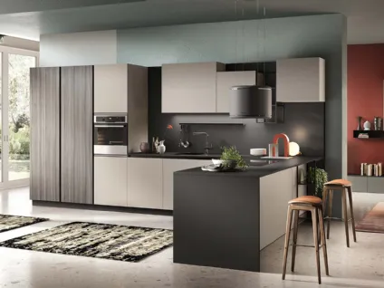 Cucina Moderne Evolution finitura Eucalipto e laccato Grigio Emme e Nero di Moretti Cucine
